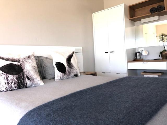 Small Bay Beach Suites Cape Town Exterior foto