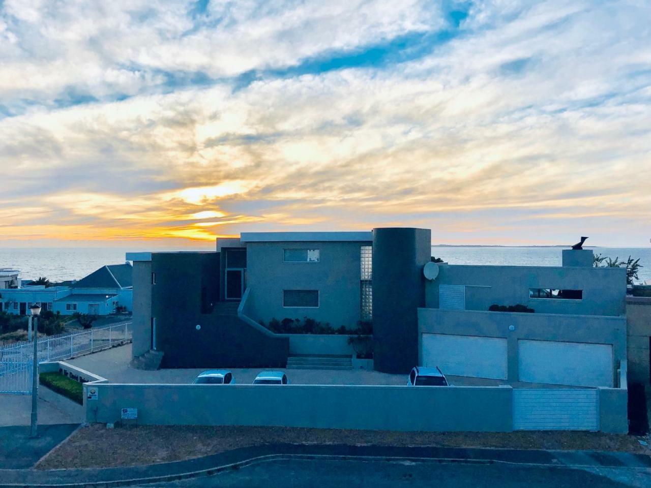 Small Bay Beach Suites Cape Town Exterior foto