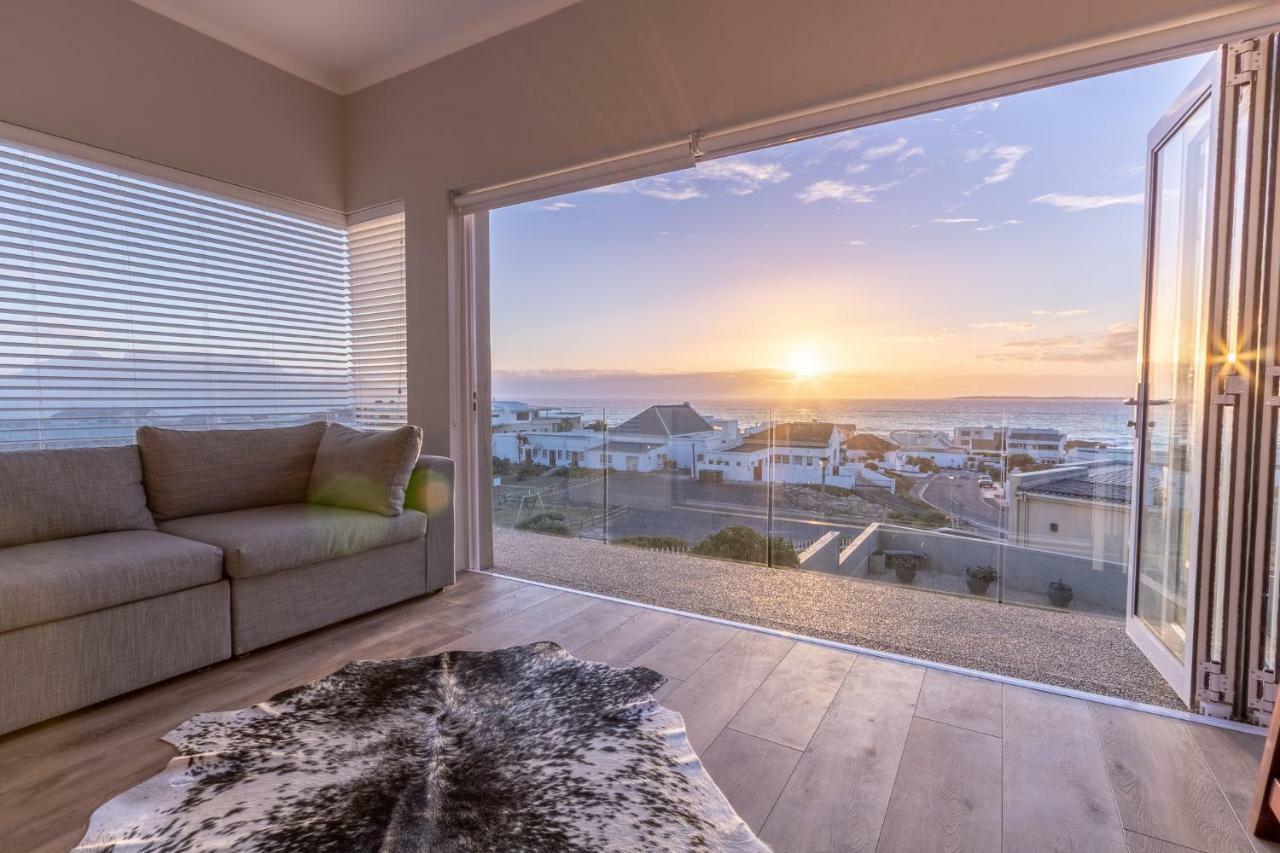Small Bay Beach Suites Cape Town Exterior foto