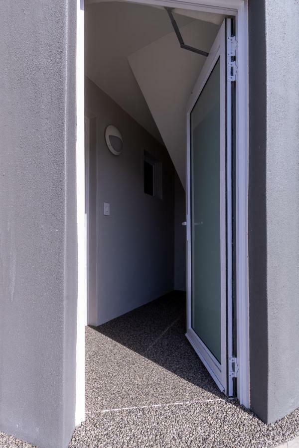 Small Bay Beach Suites Cape Town Exterior foto