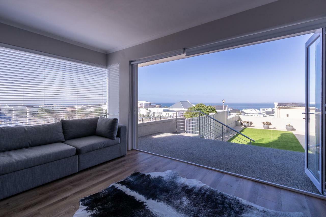 Small Bay Beach Suites Cape Town Exterior foto